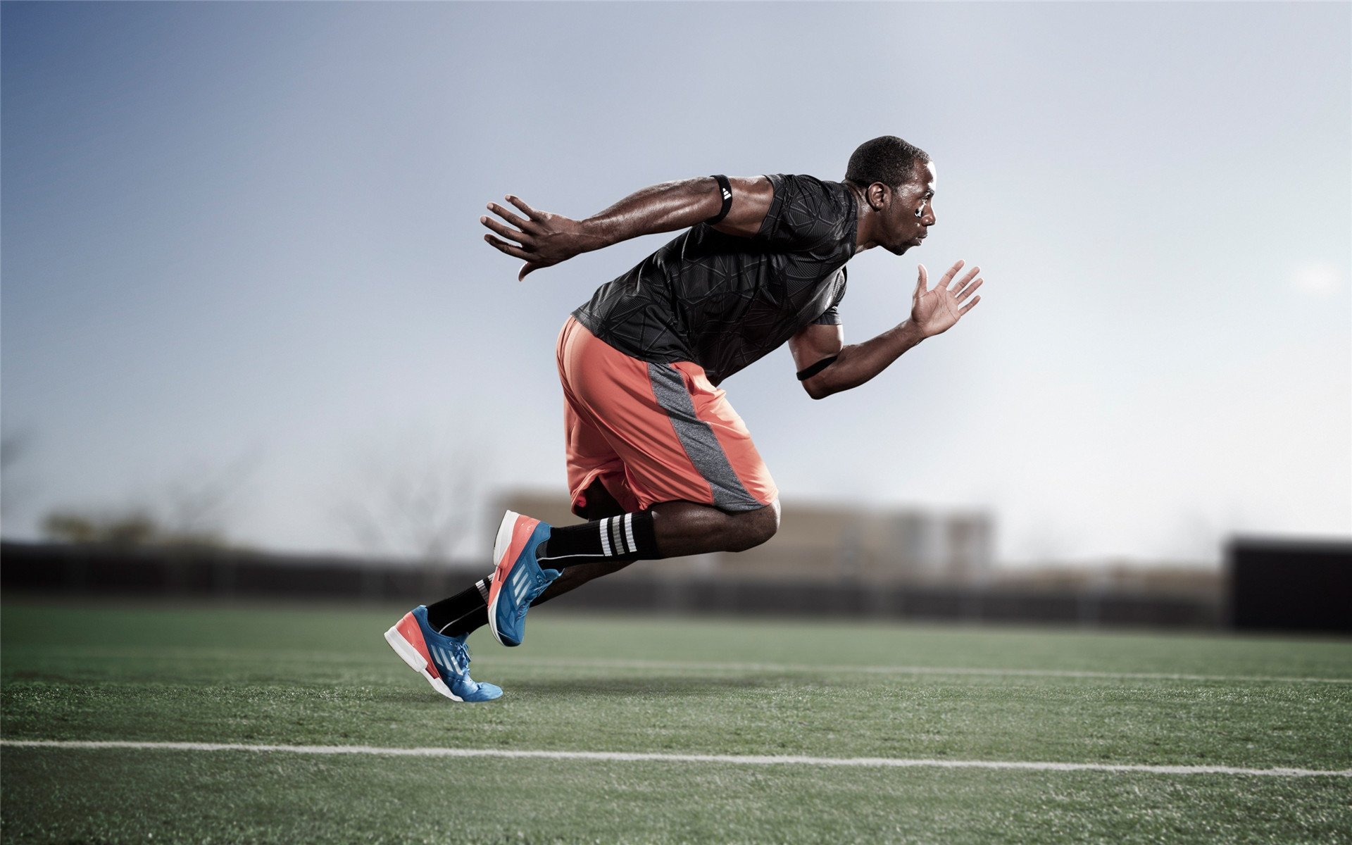 教科书般的表现，拉亚如何用门将艺术定义巴拉圭对阵尤文的比赛