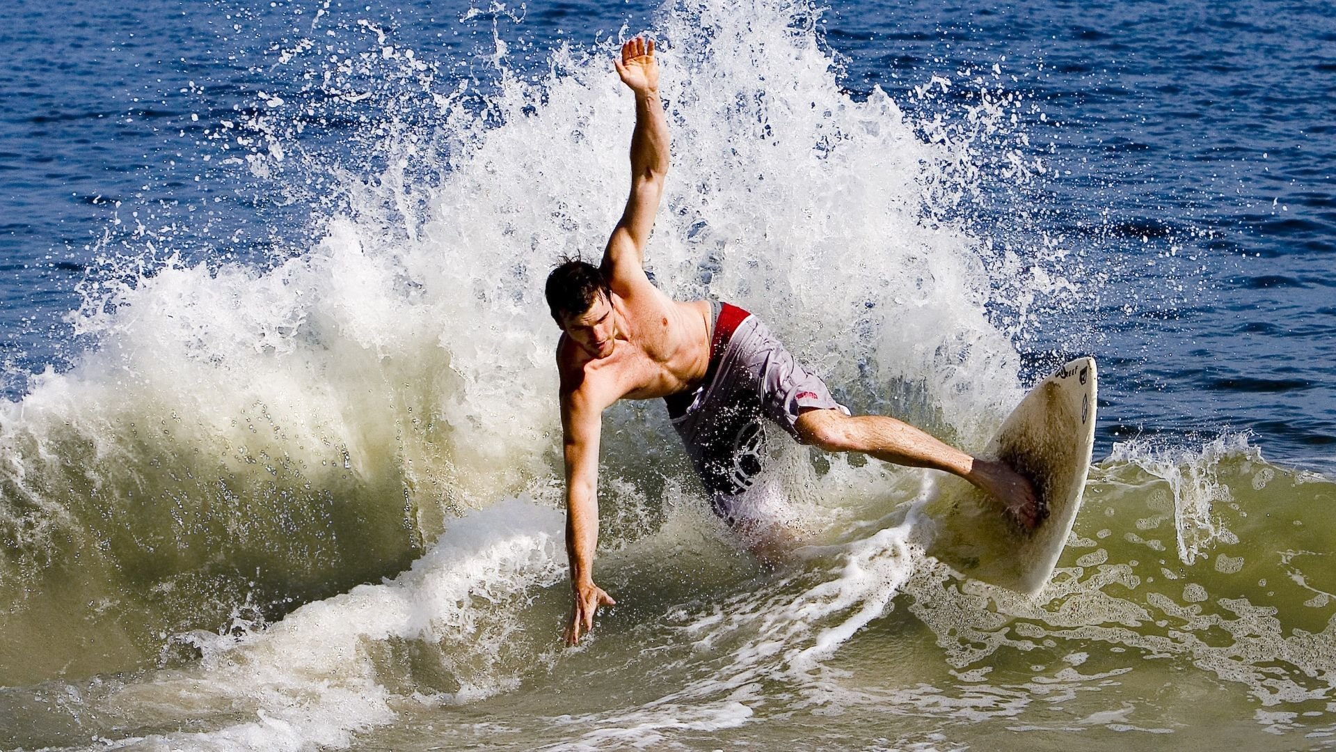 哈弗茨的非典型统治,当拉齐奥的蓝色遇见一场沉默的风暴
