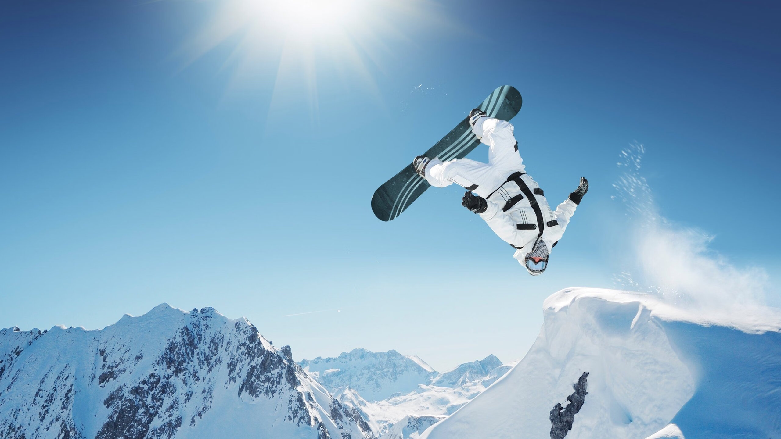 诺坎普的寒流与马德里的提线，库尔图瓦如何隔空扼住巴萨的咽喉